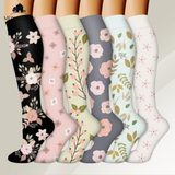 Helle Blumen und Gras