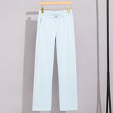 Himmelblaue Hose