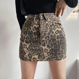 Braun mit Leopard